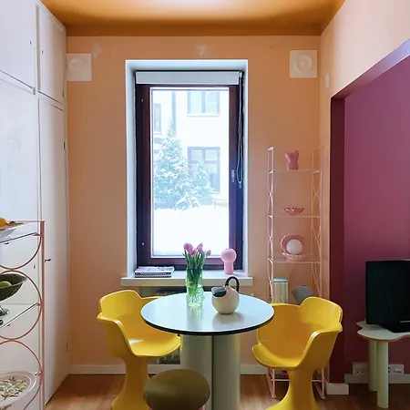 Vaerikaes Koti Laehellae Keskustaa *